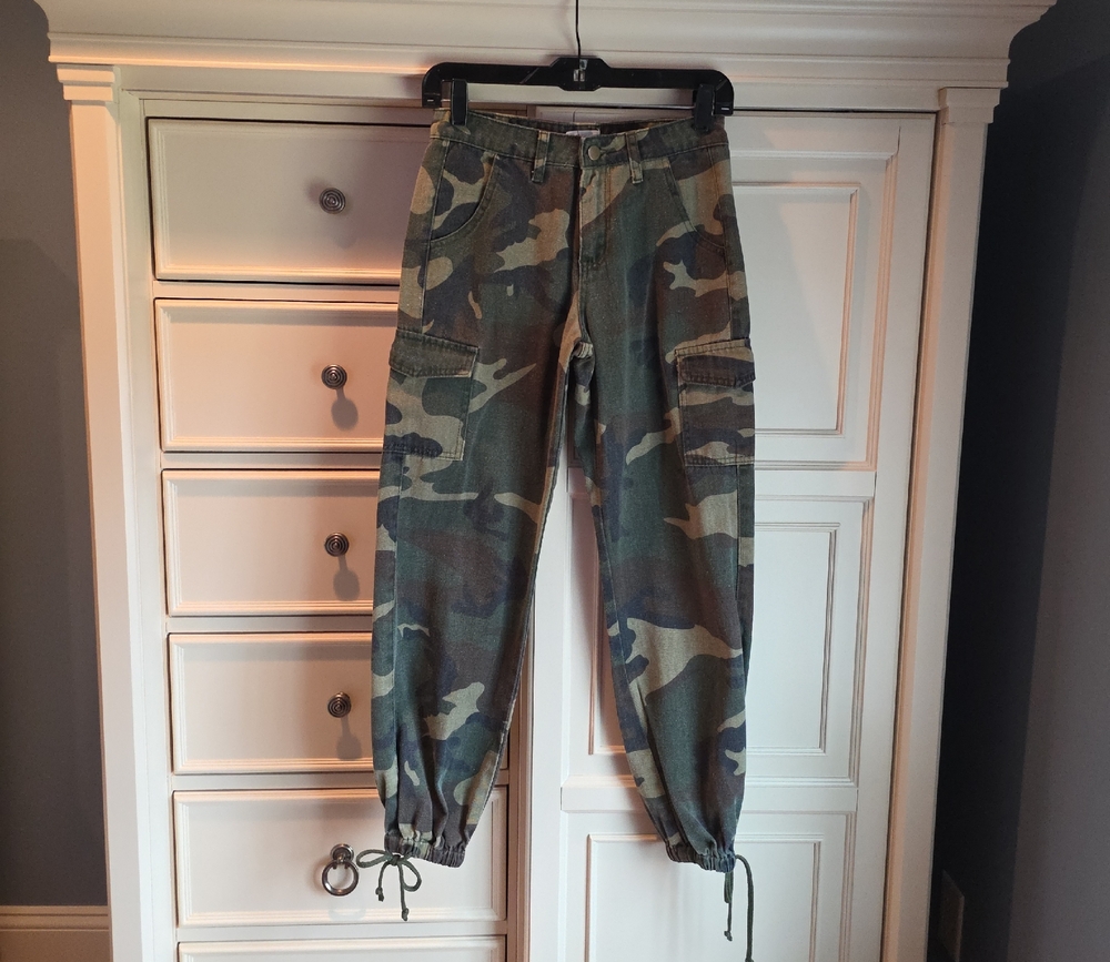 superdown Camo Cargo Ankle Pants in Green and Brown